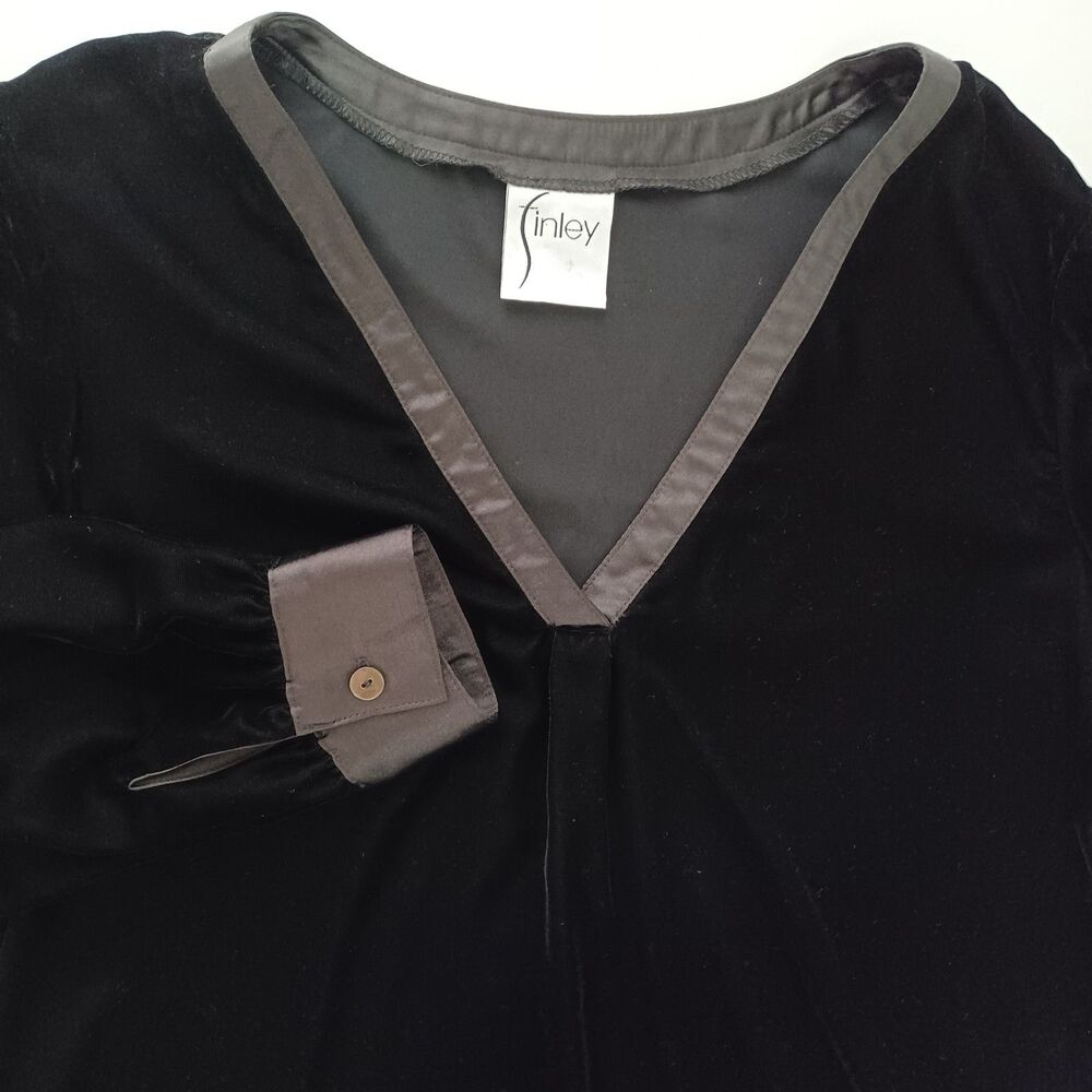 Finley Celeste Whisper‎ V-Neck Blouse Medium* Black Velvet Satin Trim Classic